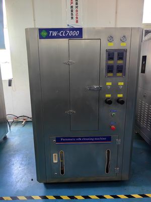 Automatic Spray Cleaning Machine Durable 85L 400Kg For Industrial